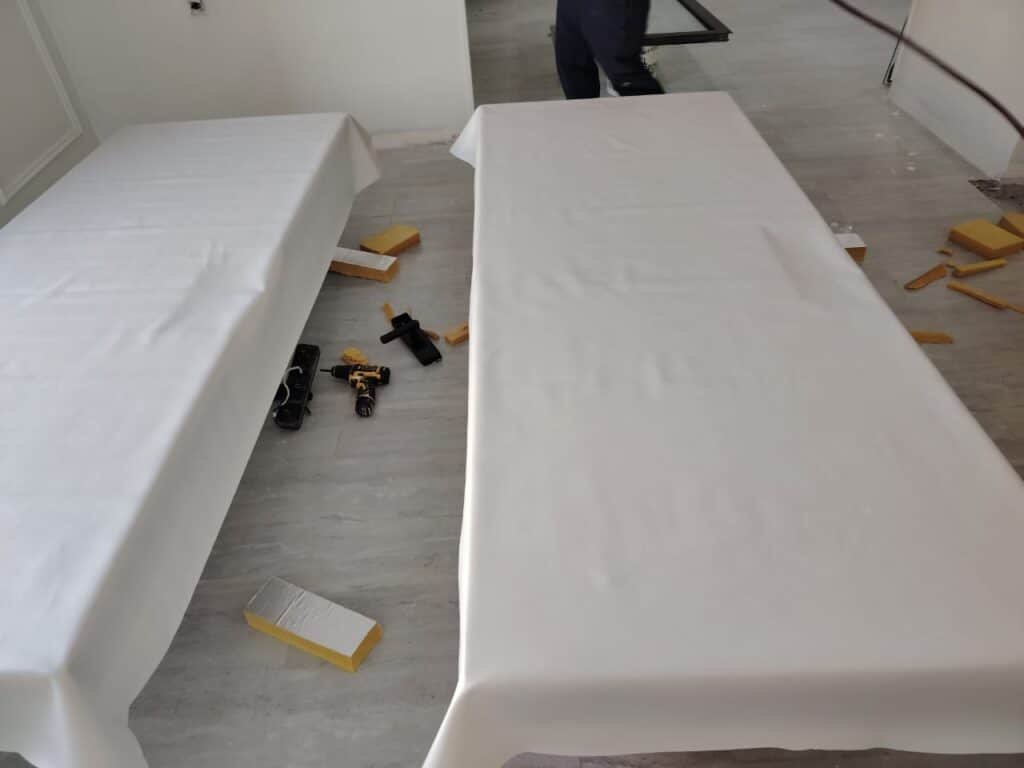 ابواب عازله للصوت بالخبر